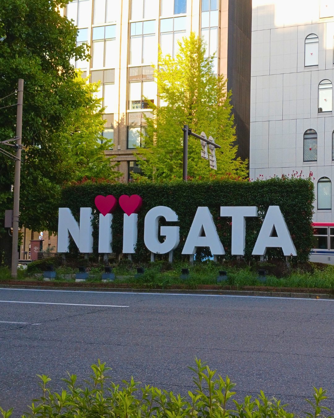 新潟駅前NIIGATAのオブジェ