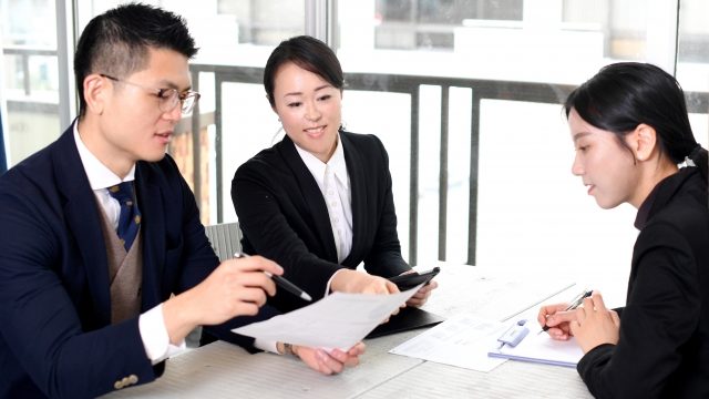 住まいの自治体の相談窓口。市役所の障がい福祉課などの窓口は、地域にある就労移行支援事業所を教えてくれます。