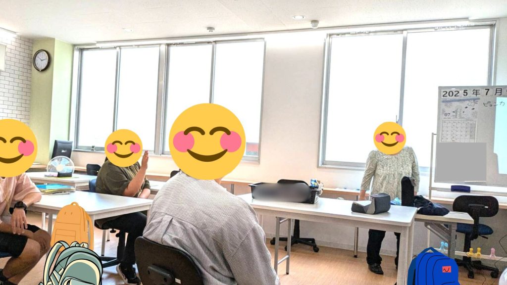 文字の並び替えクイズに答えている様子