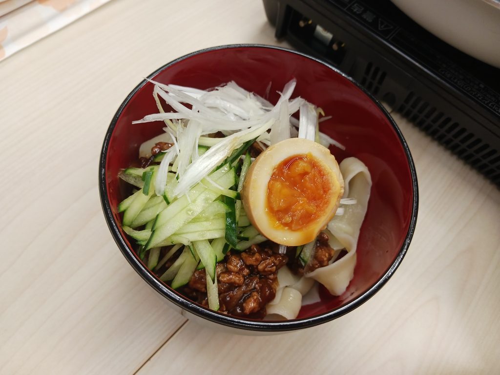 おいしいジャージャー麺ができました。