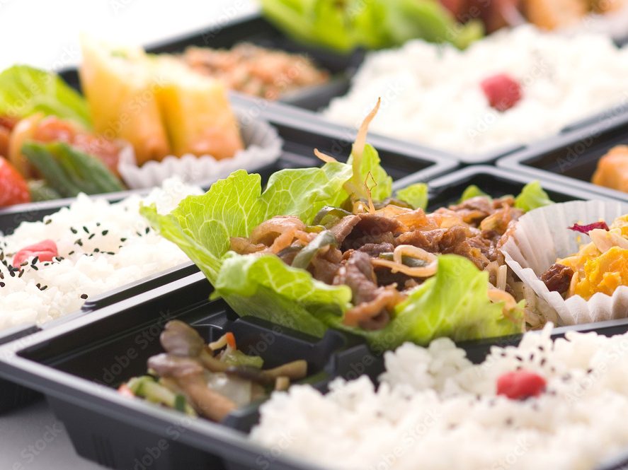 おいしそうなお弁当の写真。就労移行支援を検討する際は、交通費・昼食の助成を行っている事業所を探すとよい。