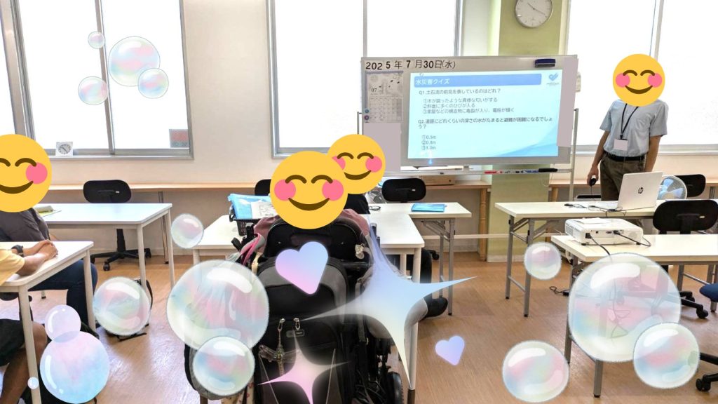 水災害の避難訓練にて、水災害に関するクイズで知識を深める様子。
