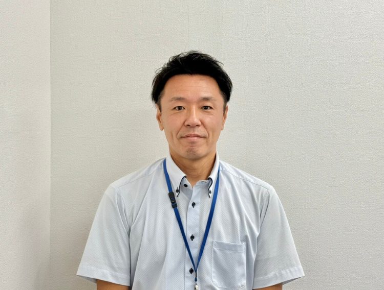 新スタッフ杉林さんです