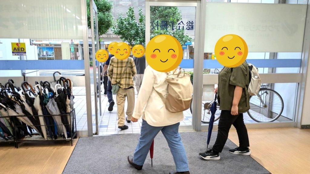 アクセスジョブ浜松田町を出発する様子