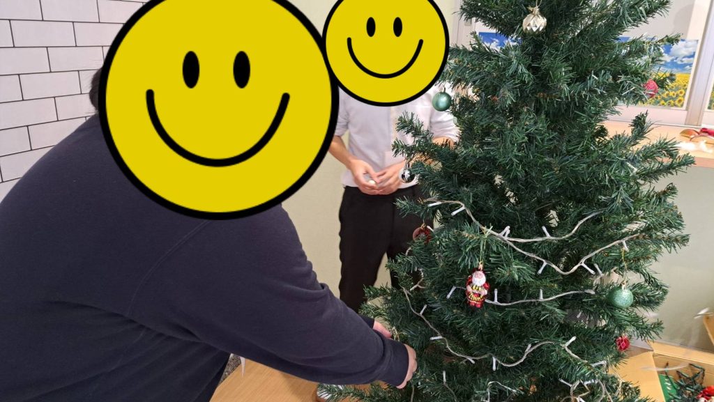 みんなで飾りつけ