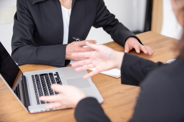 相談している画像