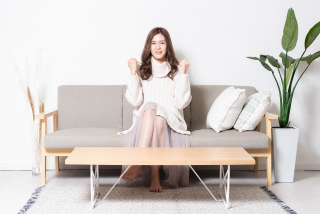 意欲を見せる女性の画像